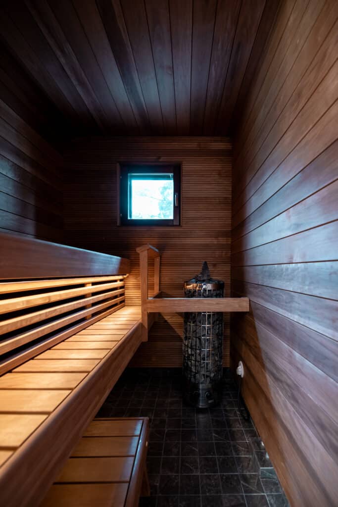 Kiukaan asennus Turku Sähkötyöt turvallisesti